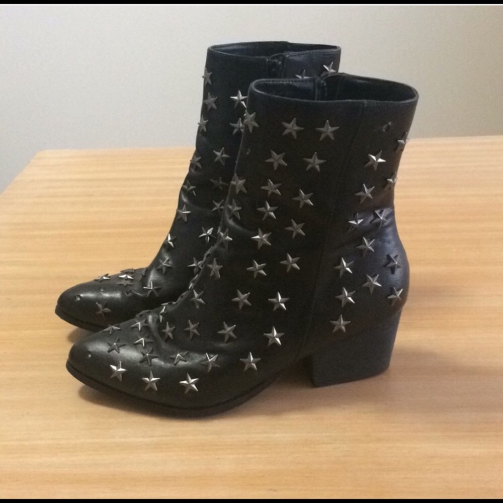 ISO YRU Star Studded Boots